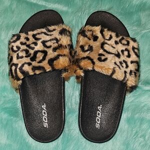 Soda Leopard Print Faux Fur Slides 🐆